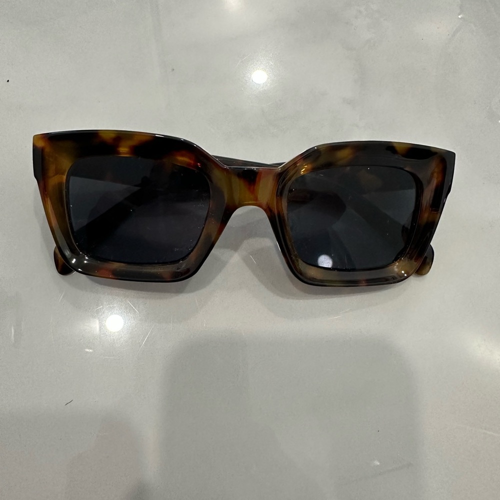 Tortoise Shell Square Sunglasses
